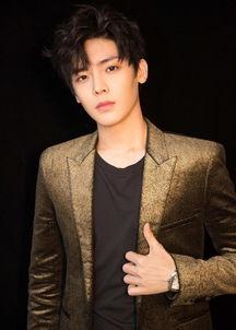 侯明昊恋情爆料最新消息,甜蜜细节引粉丝热议